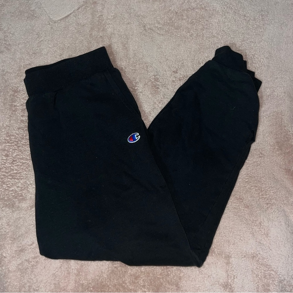 Champion sweatpants with pockets.